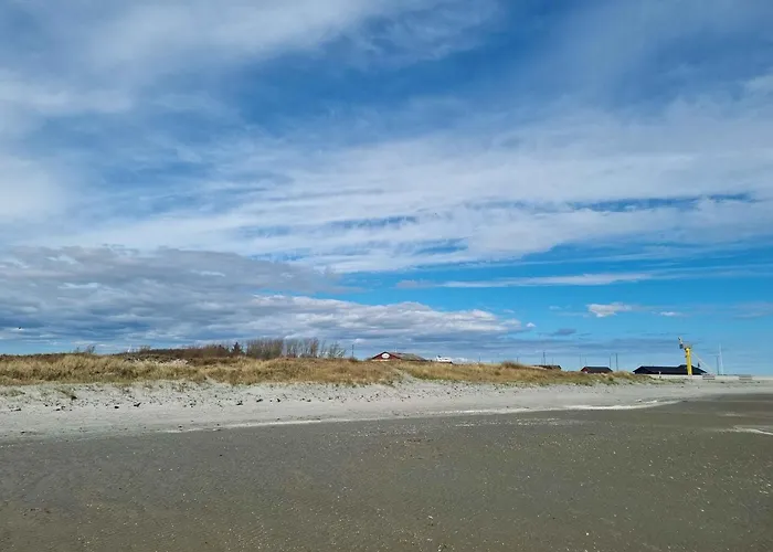 Enjoy The Charming Townhouse Close To The Aså