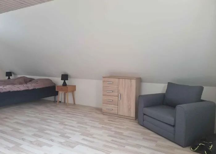 Enjoy The Charming Townhouse Close To The 别墅 *