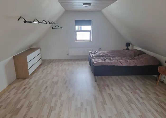 Enjoy The Charming Townhouse Close To The 别墅 Aså